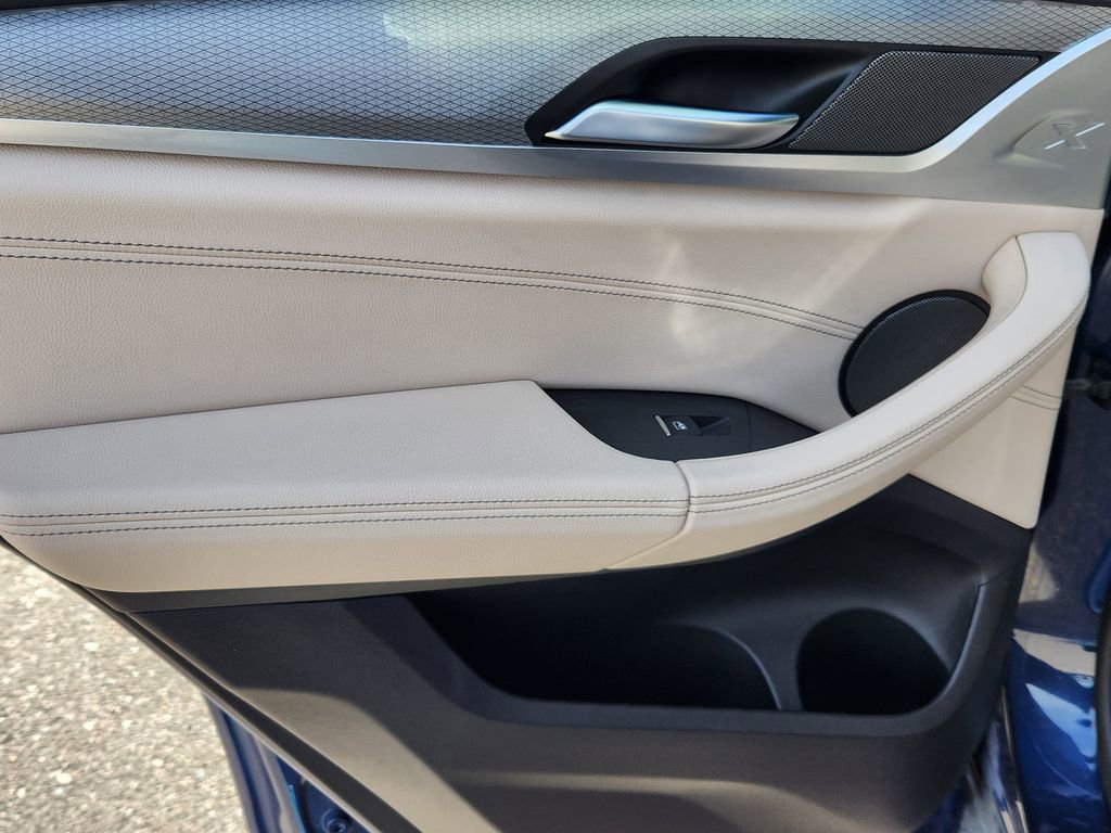 Used 2019 BMW X4 xDrive30i w/ M Sport Package 2 image 11