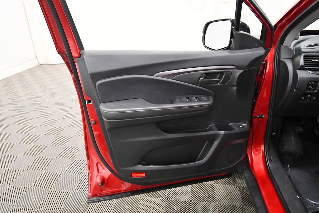 Certified 2025 Honda Ridgeline Sport+ image 13