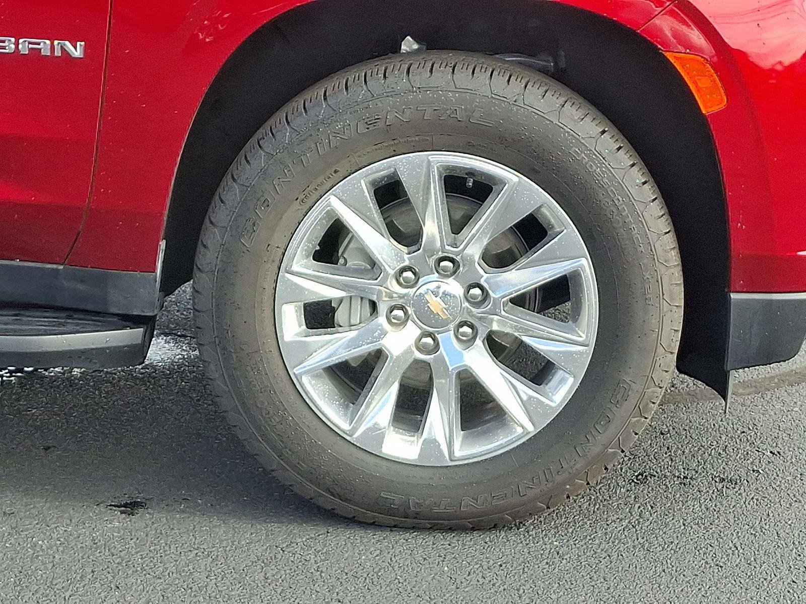 Used 2024 Chevrolet Suburban Premier w/ Premium Package image 8