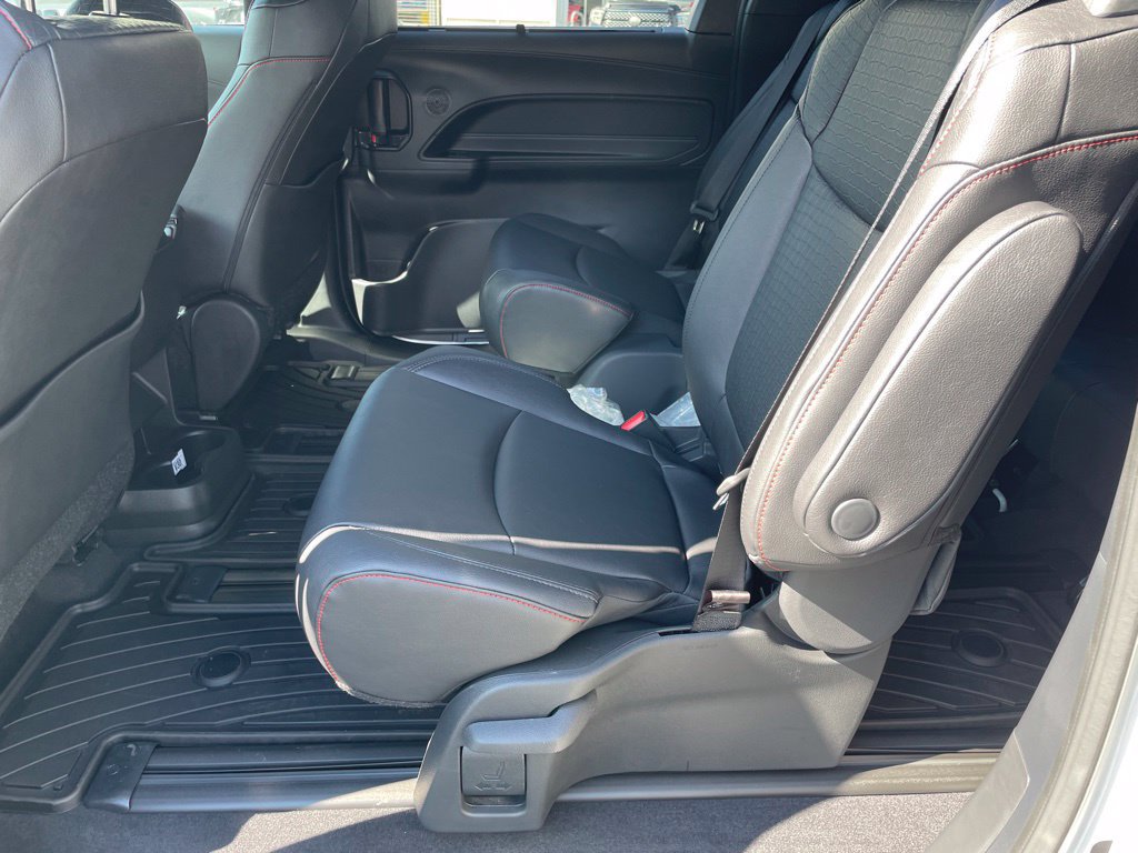 New 2026 Toyota Sienna XSE AWD/4WD image 12