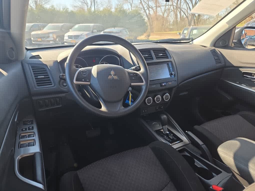 Used 2018 Mitsubishi Outlander Sport ES FWD image 12