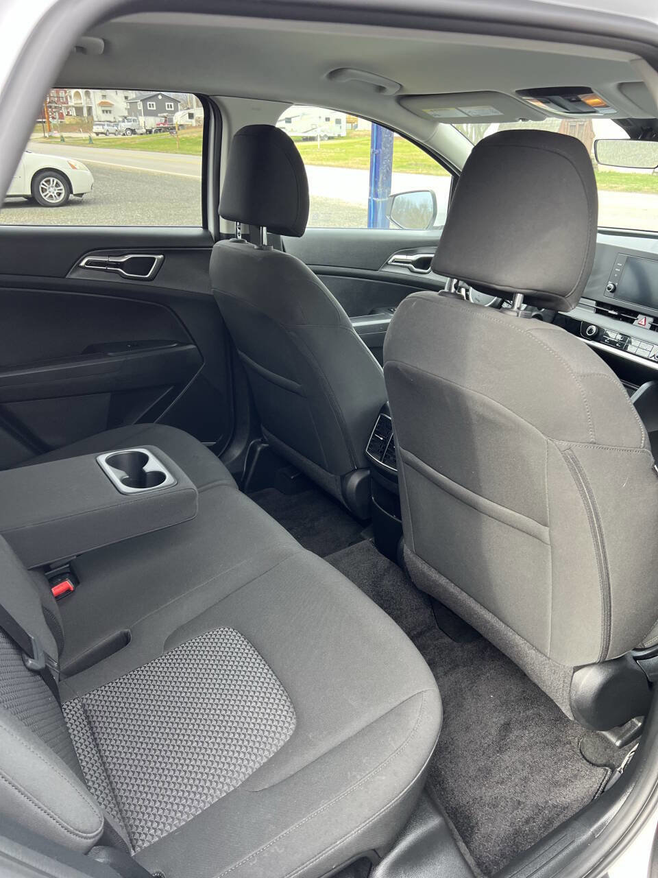 Used 2025 Kia Sportage LX image 12