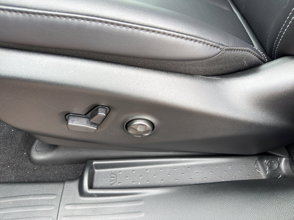 New 2026 Chrysler Pacifica Select AWD/4WD image 15