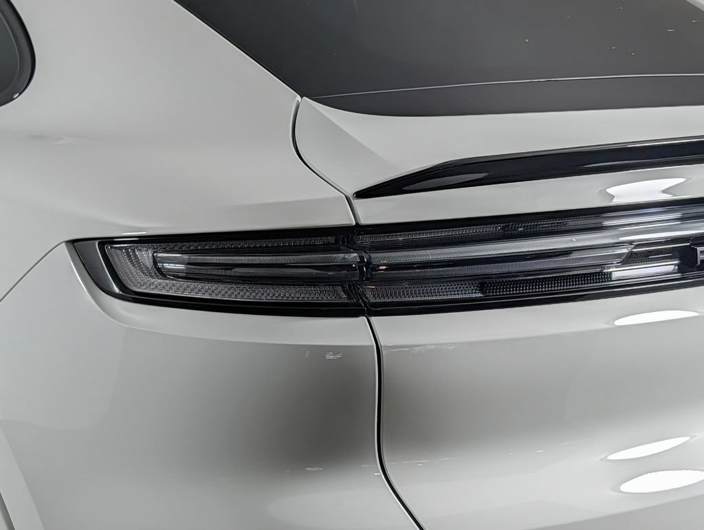 Certified 2025 Porsche Cayenne GTS AWD/4WD image 16