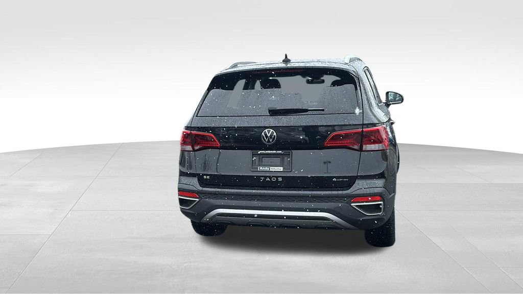 Used 2024 Volkswagen Taos SE image 6