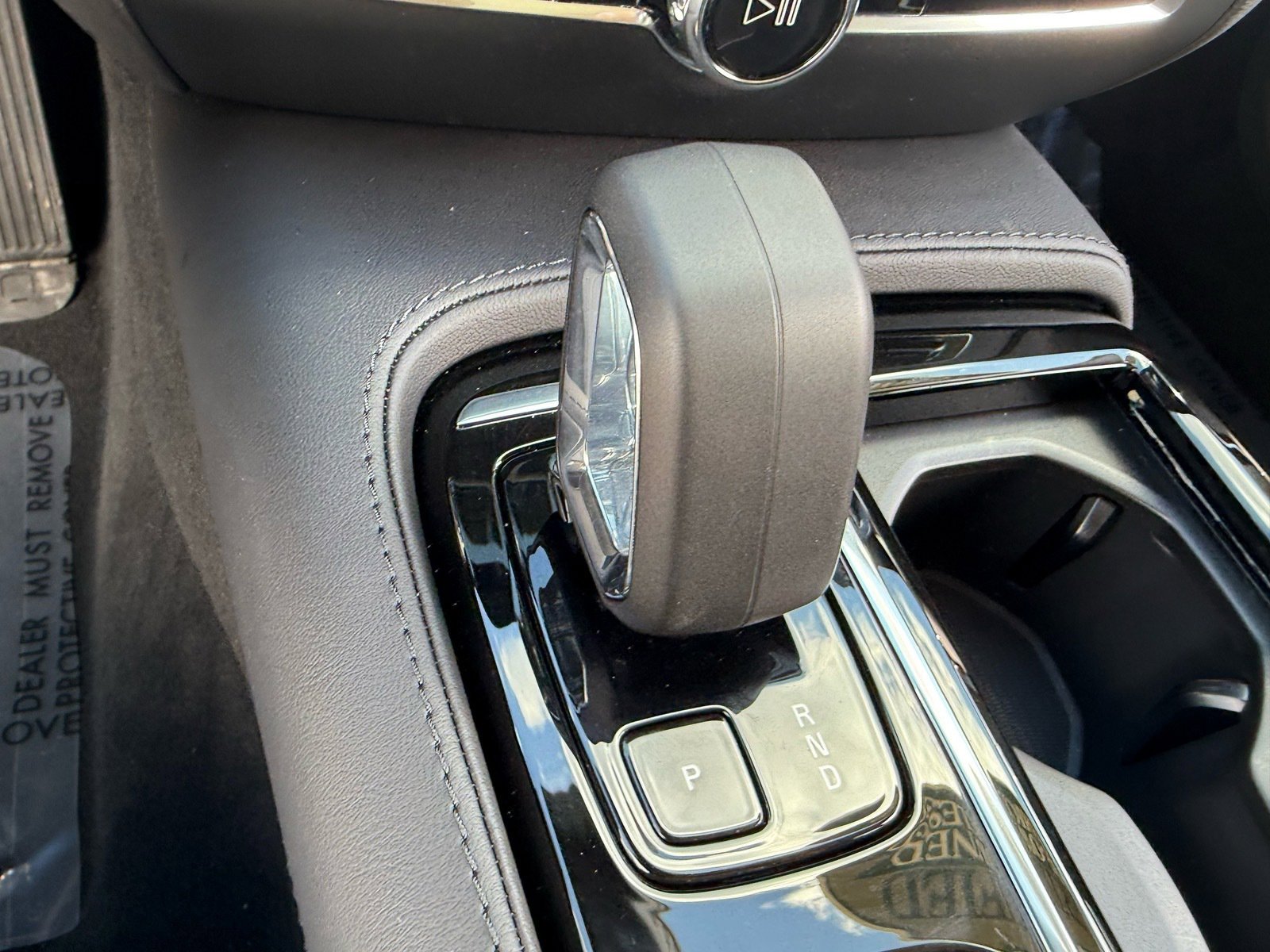 Used 2024 Volvo S60 T8 Plus w/ Climate Package image 38