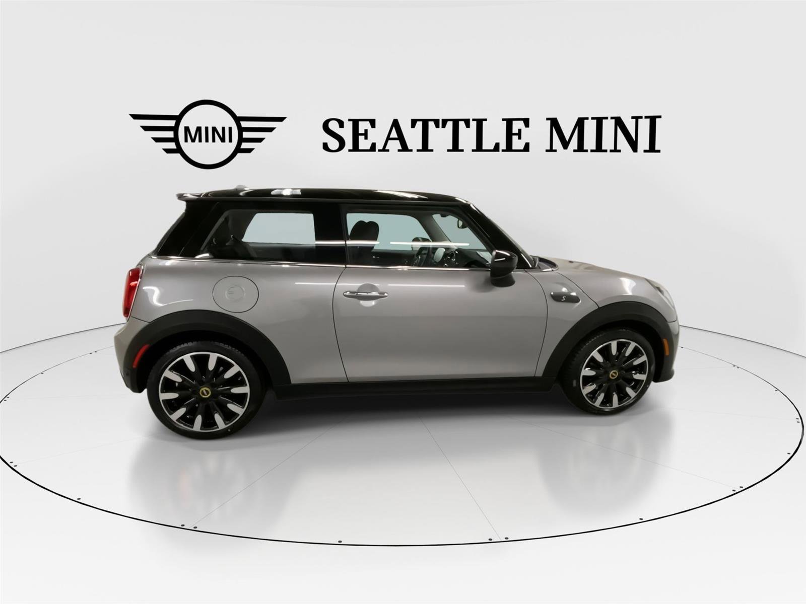 Certified 2024 MINI Cooper SE image 12