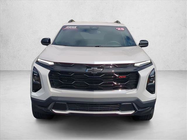 Used 2025 Chevrolet Equinox RS image 2