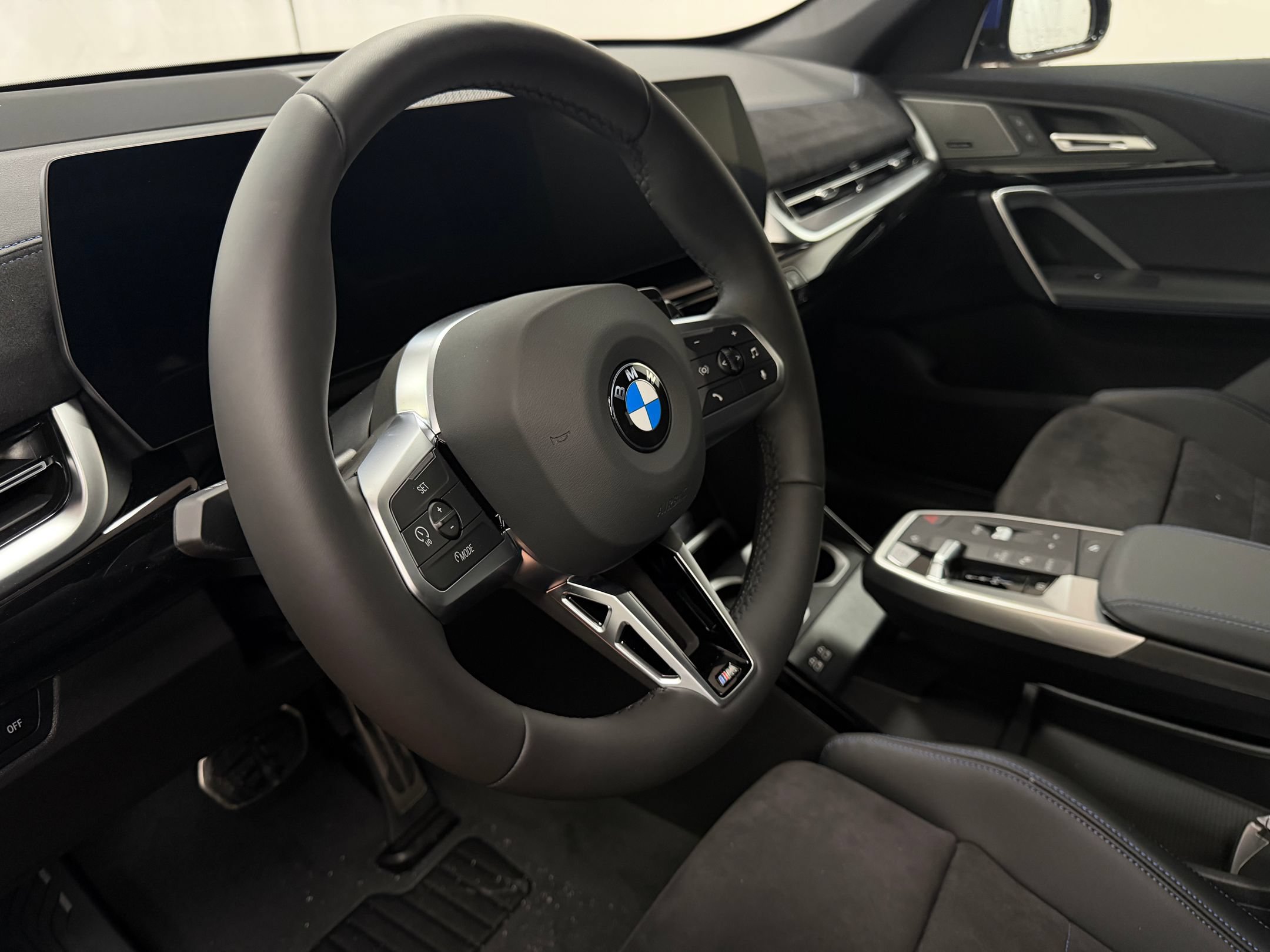 Used 2026 BMW X1 xDrive28i w/ Technology Package AWD/4WD image 4