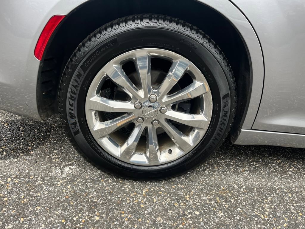 Used 2016 Chrysler 300 Limited w/ Driver Convenience Group image 23