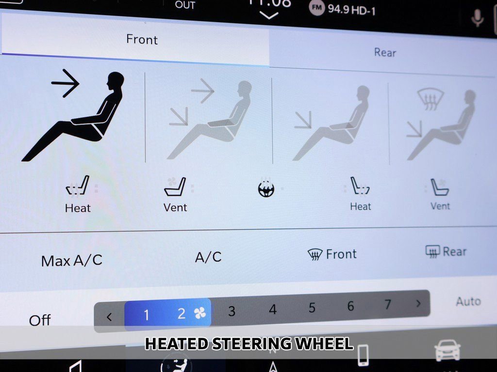 Used 2023 Chrysler Pacifica Limited image 11