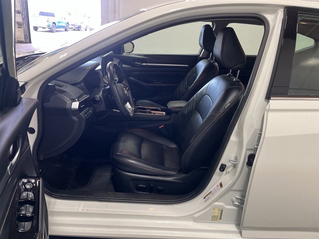 Used 2023 Nissan Altima 2.5 SR w/ SR Premium Package AWD/4WD image 25