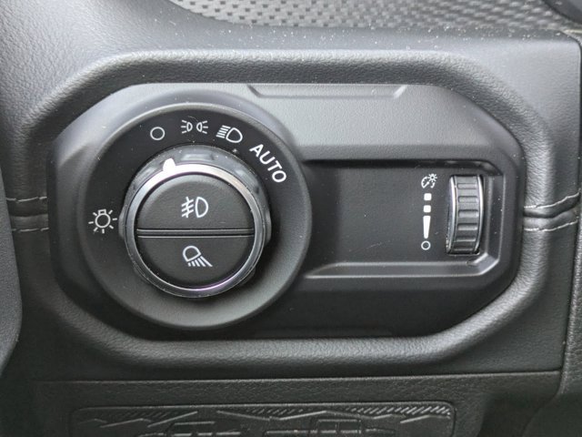 Used 2024 Jeep Gladiator Rubicon w/ Technology Group image 28