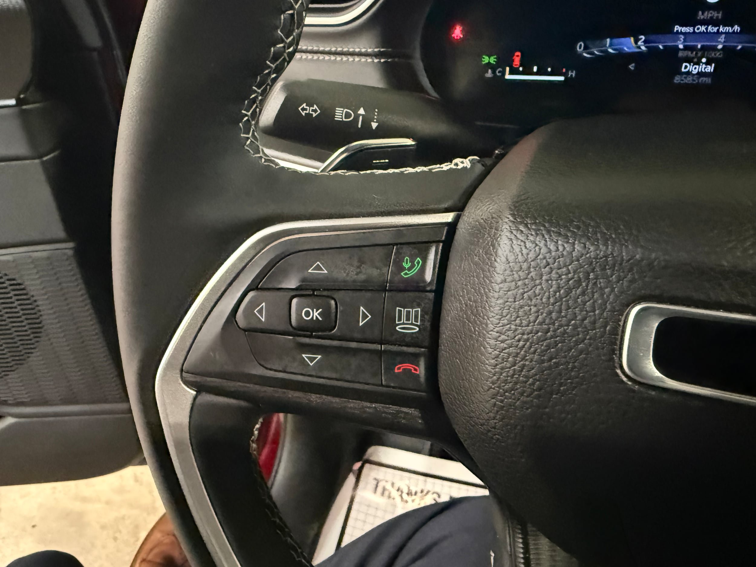 Certified 2025 Jeep Grand Cherokee L Altitude AWD/4WD image 51