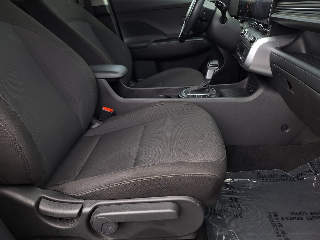 Certified 2025 Hyundai Kona SEL AWD/4WD image 24