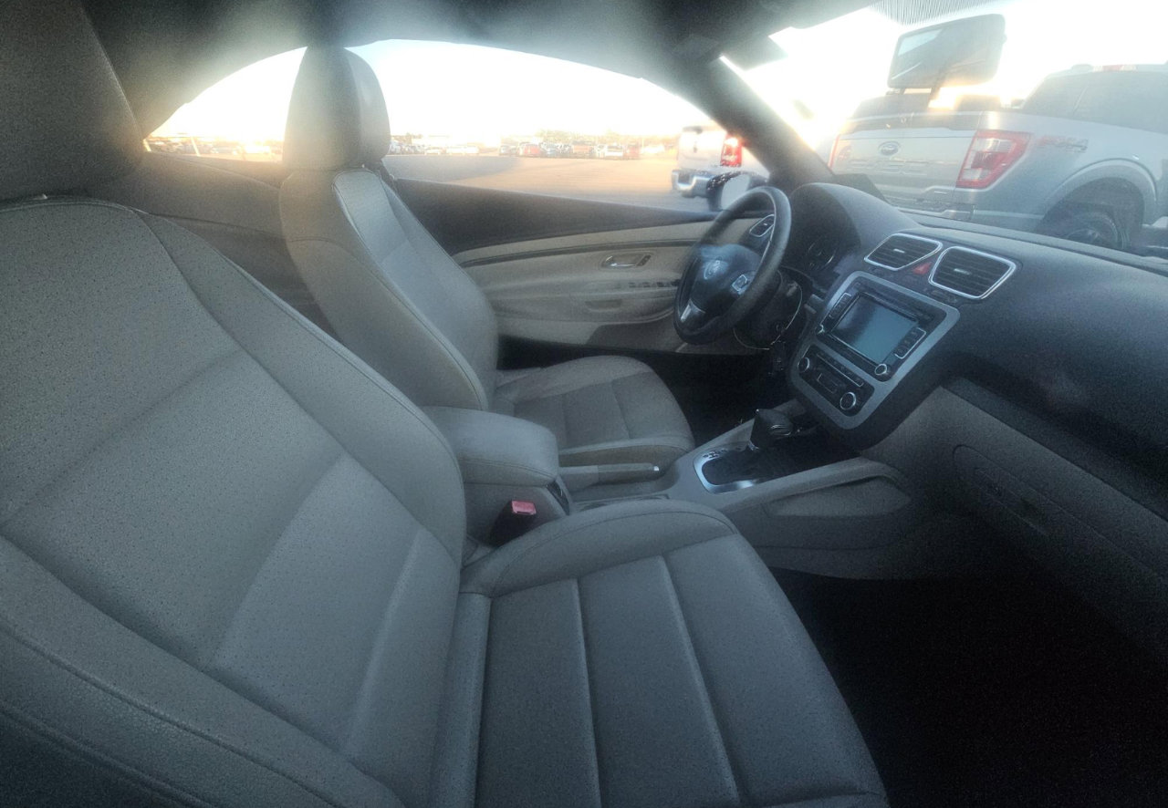 Used 2010 Volkswagen Eos Komfort image 9