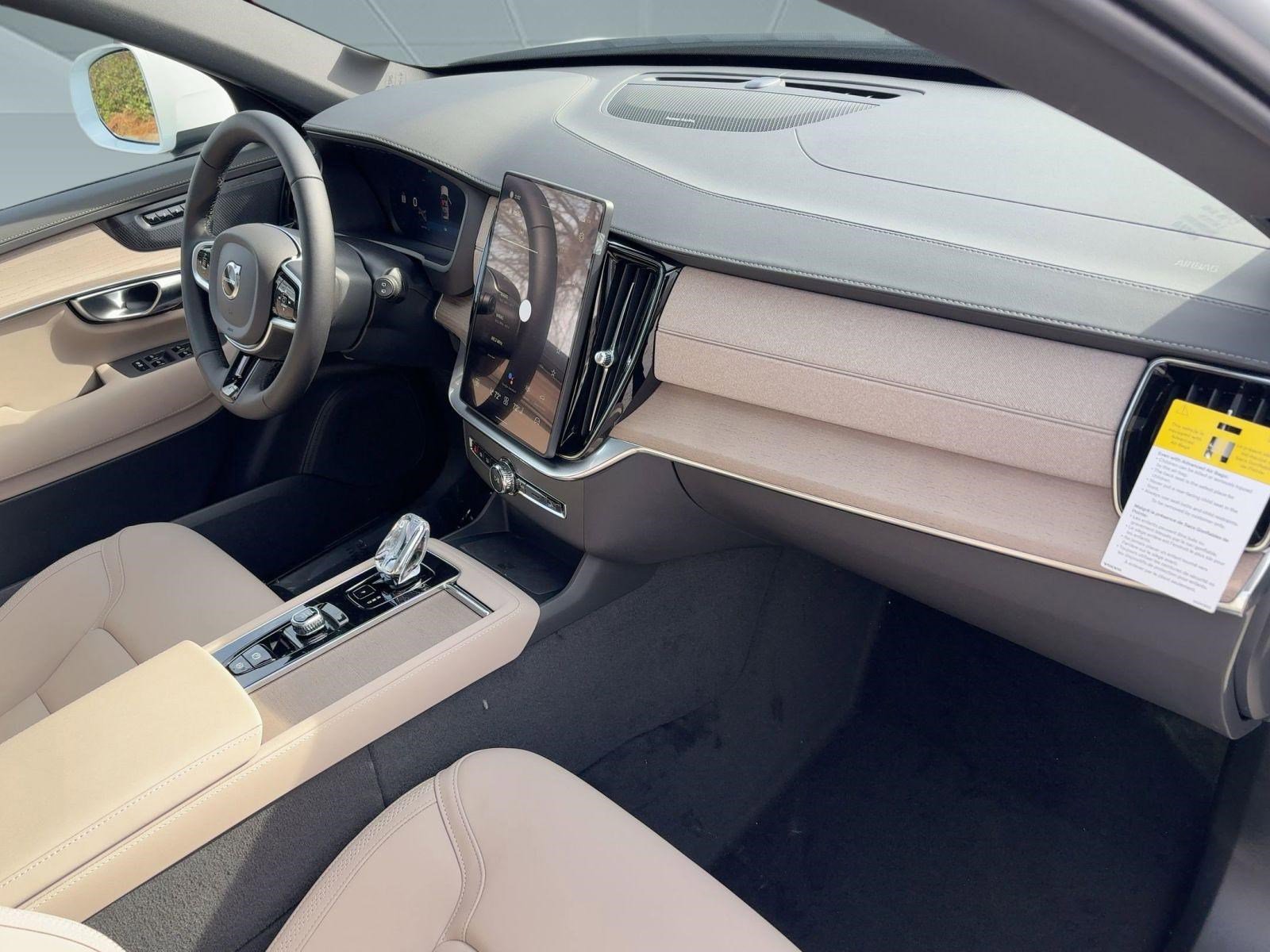 New 2026 Volvo XC90 T8 Plus image 31