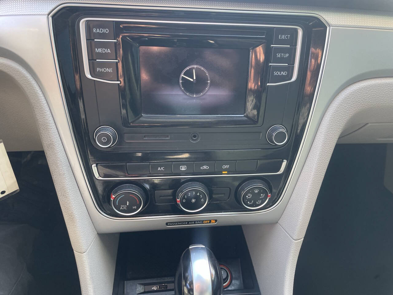 Used 2018 Volkswagen Passat 2.0T S FWD image 24