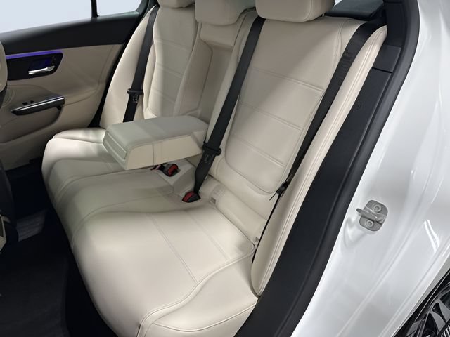 Used 2025 Mercedes-Benz C 300 4MATIC Sedan image 29