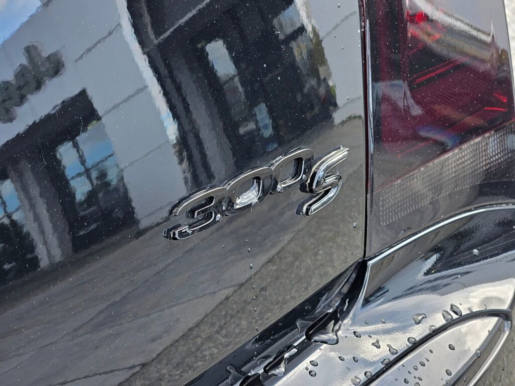 Used 2019 Chrysler 300 S w/ 300S Premium Group image 12