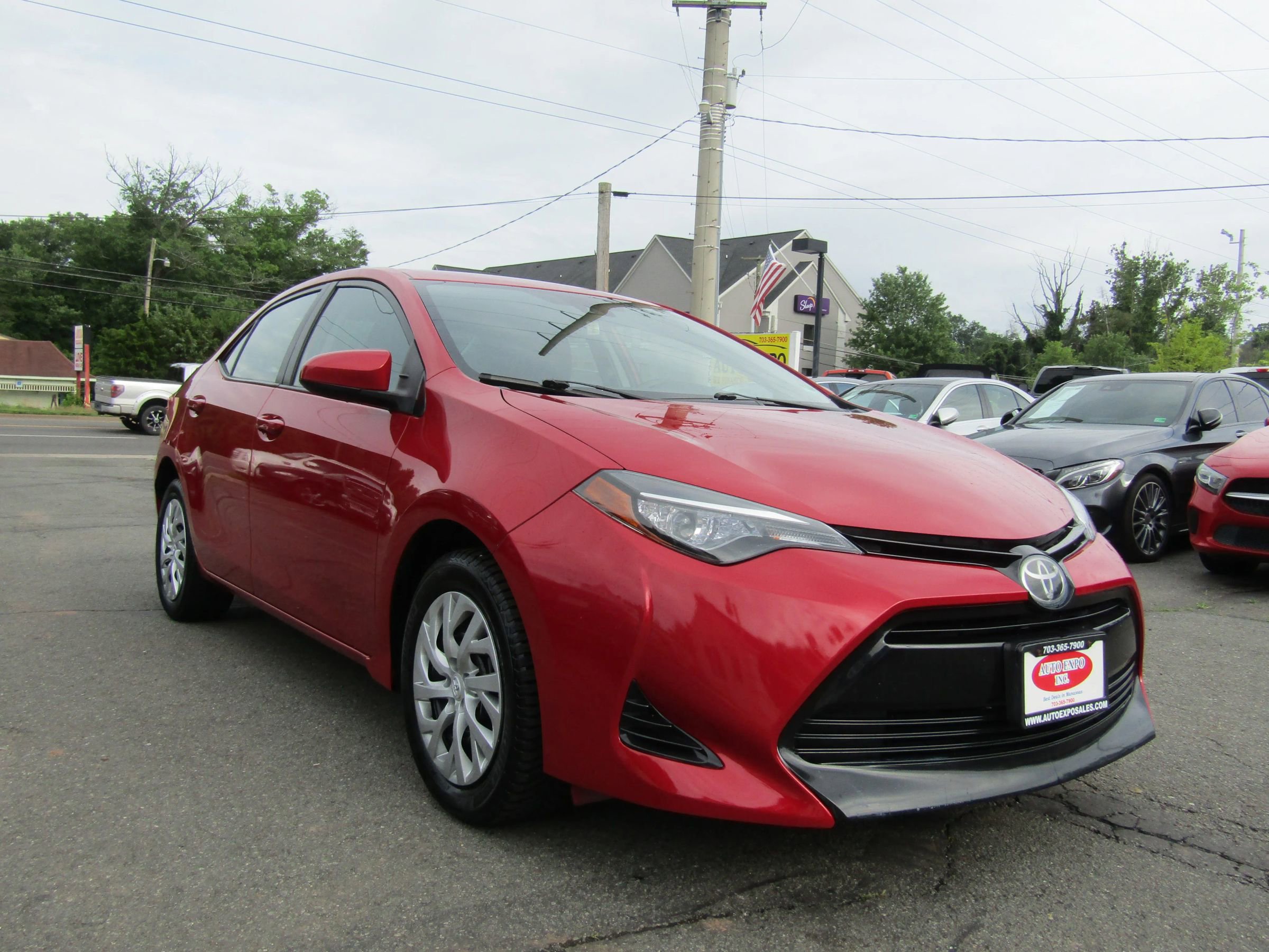 Used 2017 Toyota Corolla LE image 1