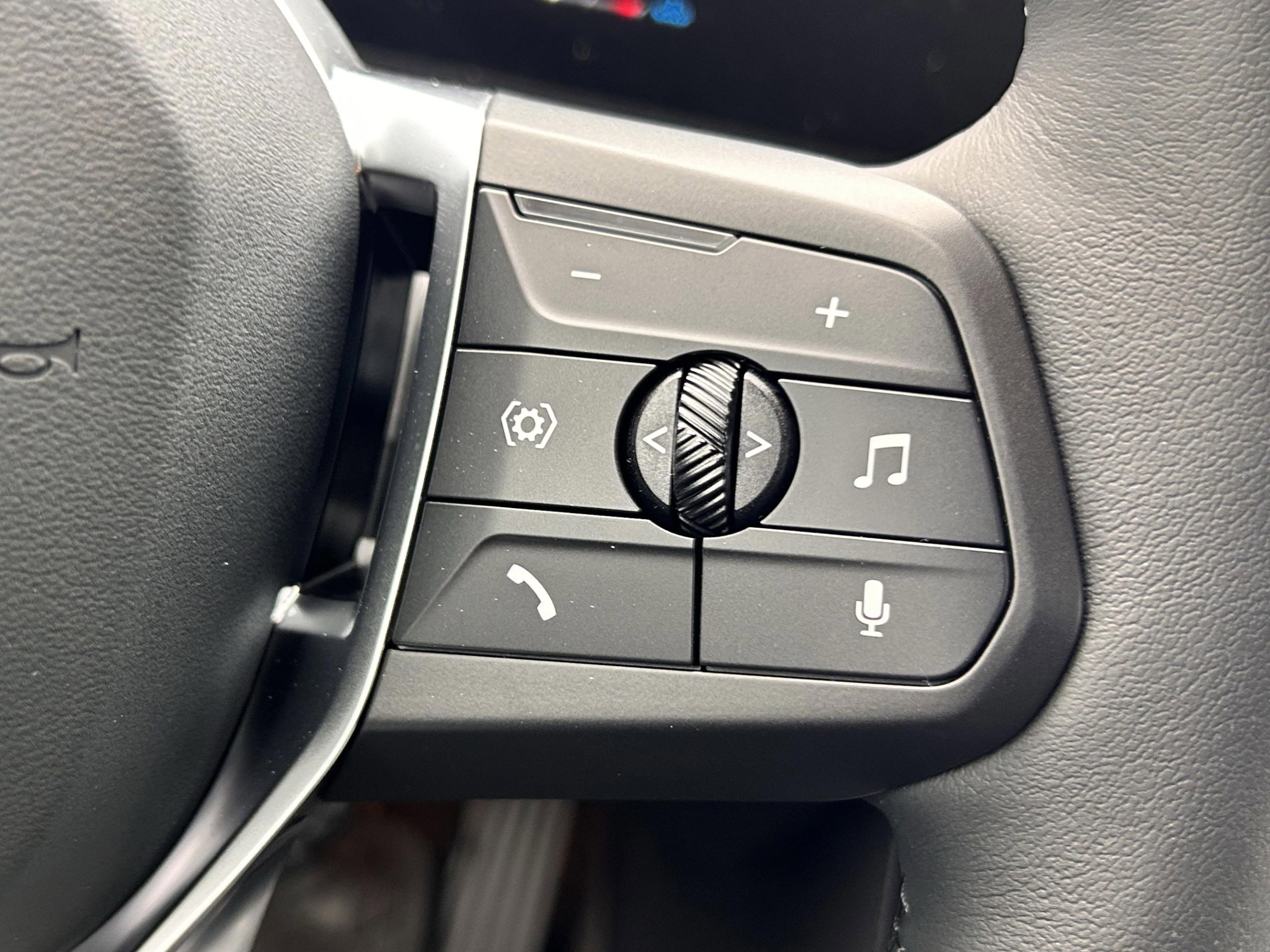 Used 2026 BMW X2 xDrive28i w/ Technology Package image 11