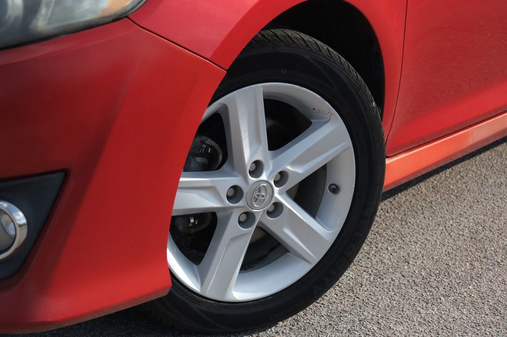 Used 2012 Toyota Camry SE image 14