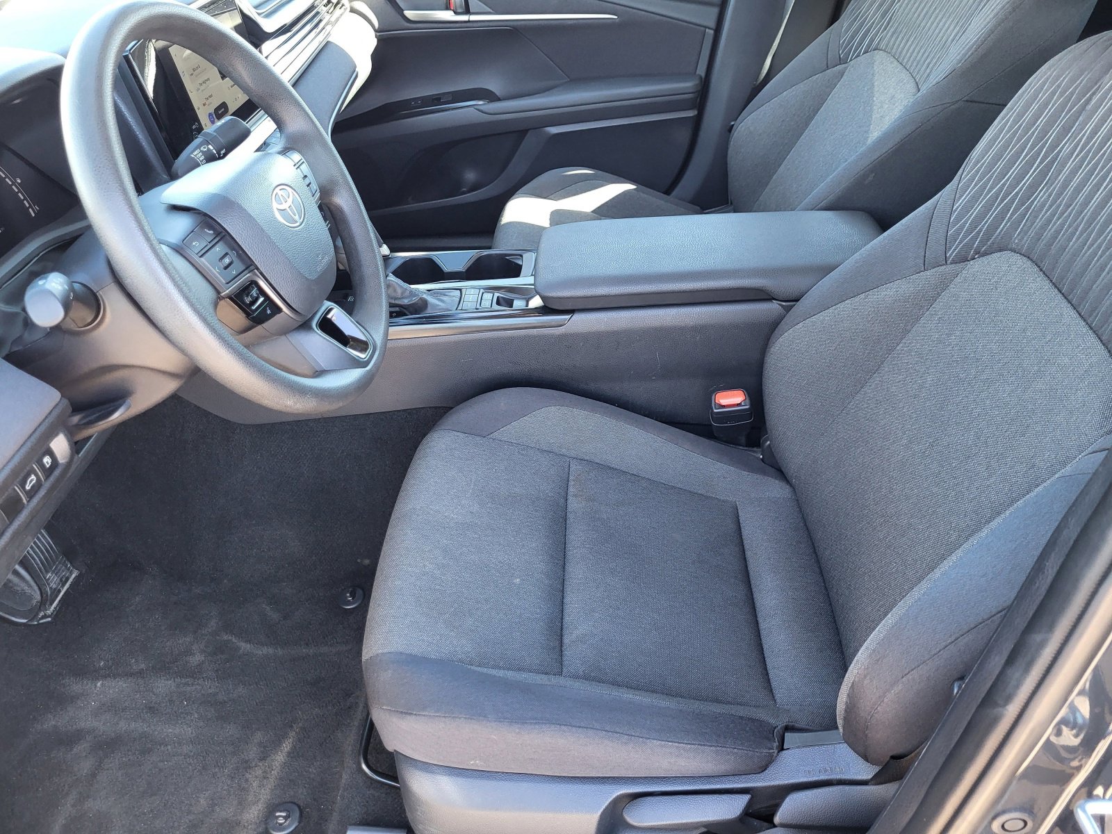 Used 2025 Toyota Camry LE image 16