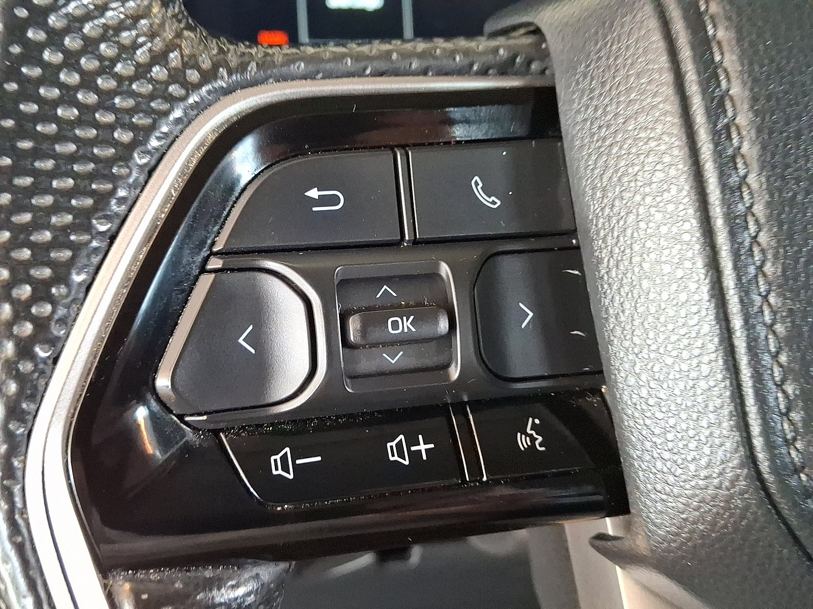 Used 2024 Toyota Tundra Limited AWD/4WD image 19