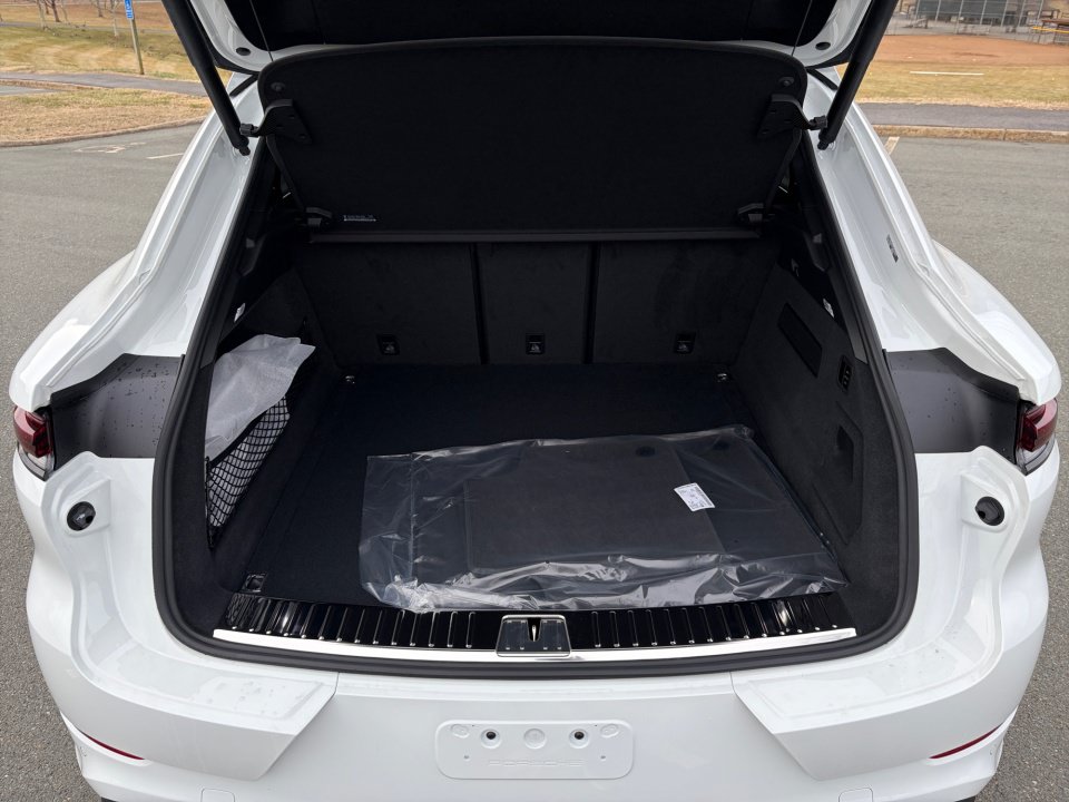 New 2026 Porsche Cayenne Coupe AWD/4WD image 17
