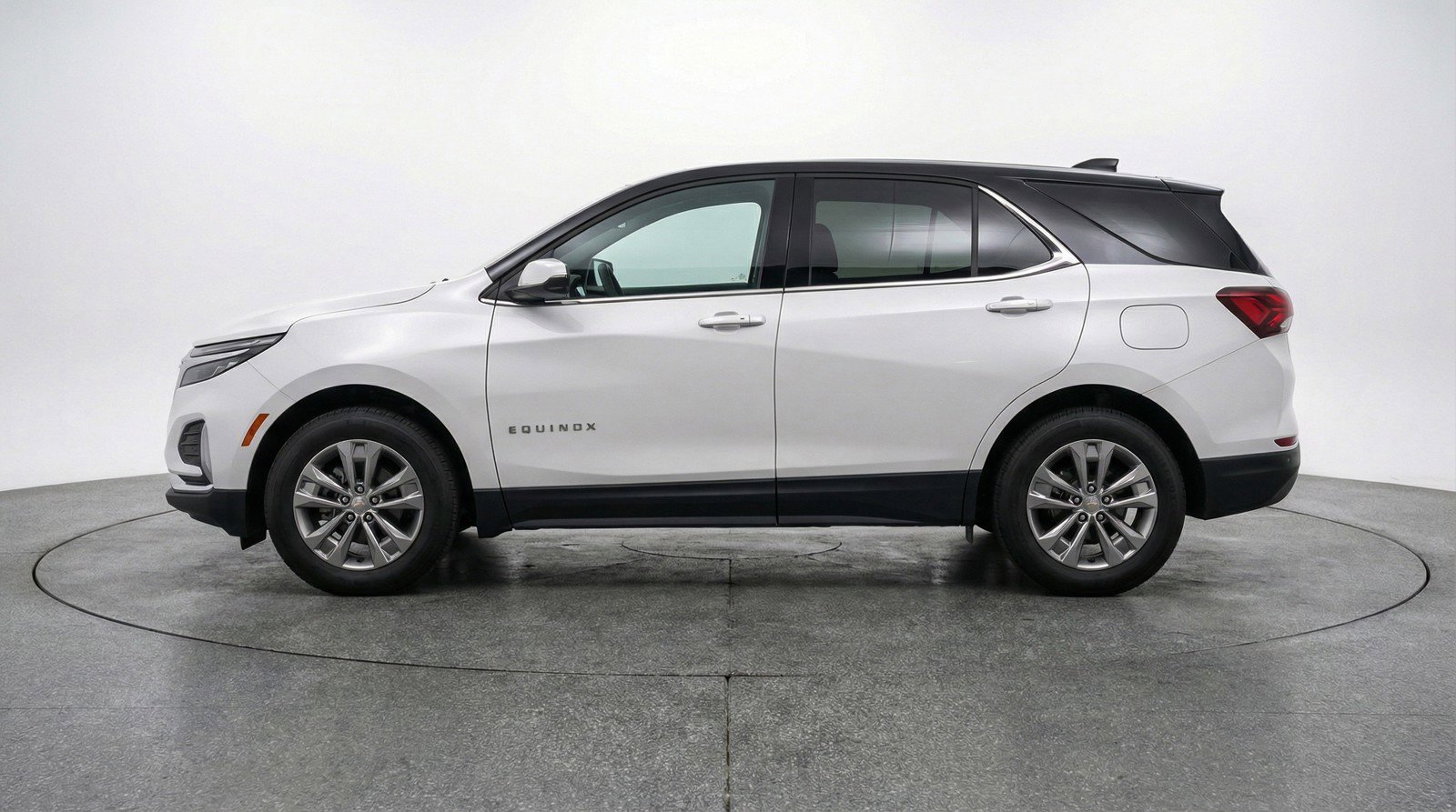 Used 2025 Chevrolet Equinox LT FWD image 5