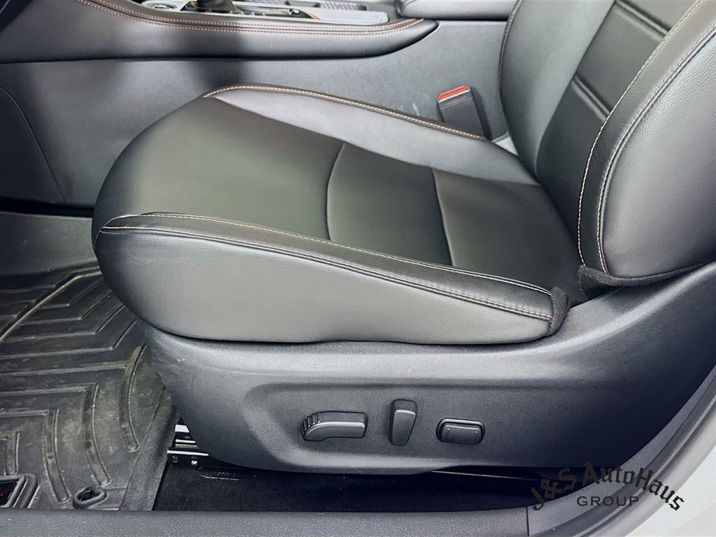 Used 2021 Nissan Sentra SR w/ SR Premium Package image 25