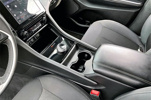 Used 2024 Jeep Grand Cherokee Laredo image 15