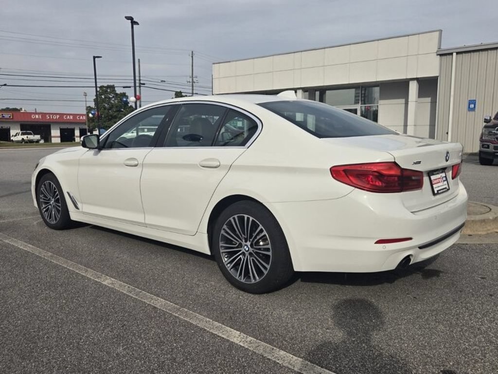 Used 2020 BMW 530i xDrive w/ Convenience Package AWD/4WD image 3