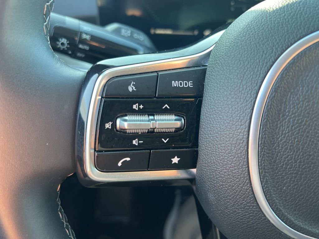 Certified 2025 Kia Sorento S FWD image 57