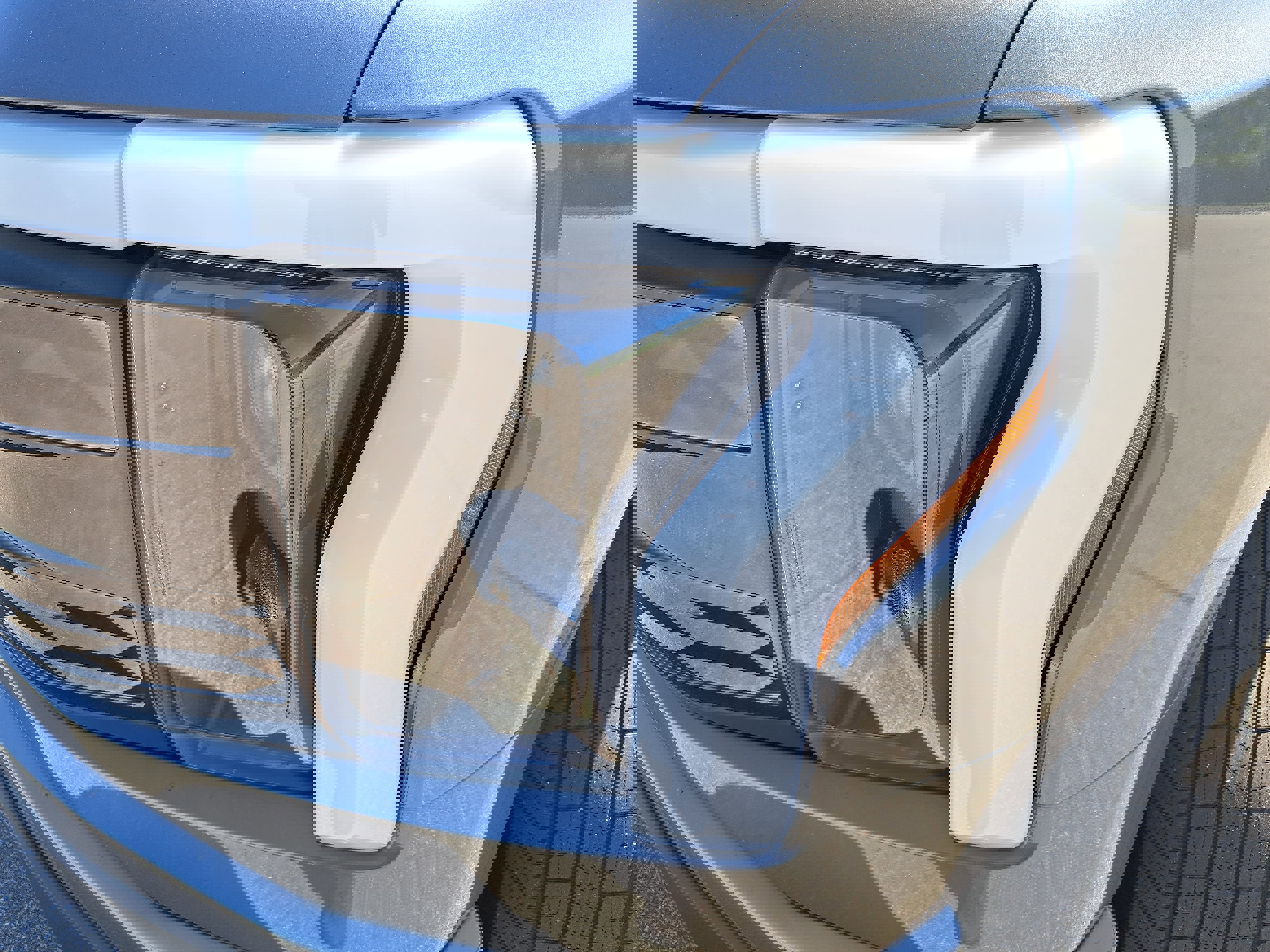 Used 2023 Ford F150 Lightning Platinum AWD/4WD image 29