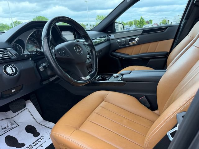 Used 2010 Mercedes-Benz E 350 4MATIC Sedan image 4
