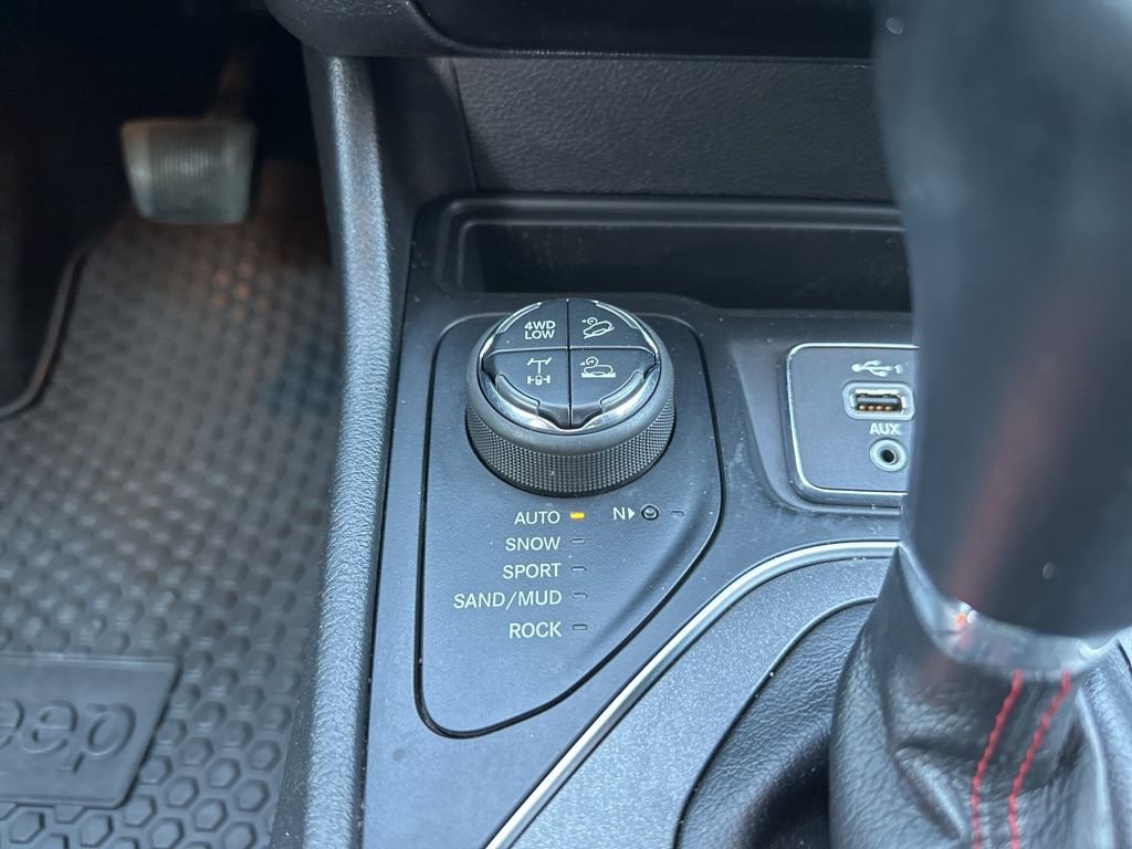 Used 2022 Jeep Cherokee Trailhawk w/ Trailer Tow Group image 19