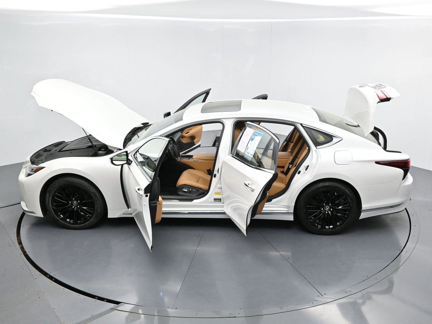 Used 2022 Lexus LS 500 w/ Accessory Package (Z1) image 34