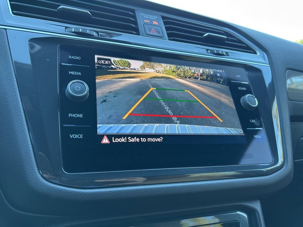 Used 2024 Volkswagen Tiguan SE image 35