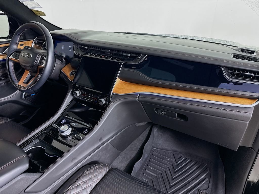 Used 2023 Jeep Grand Cherokee Summit image 34