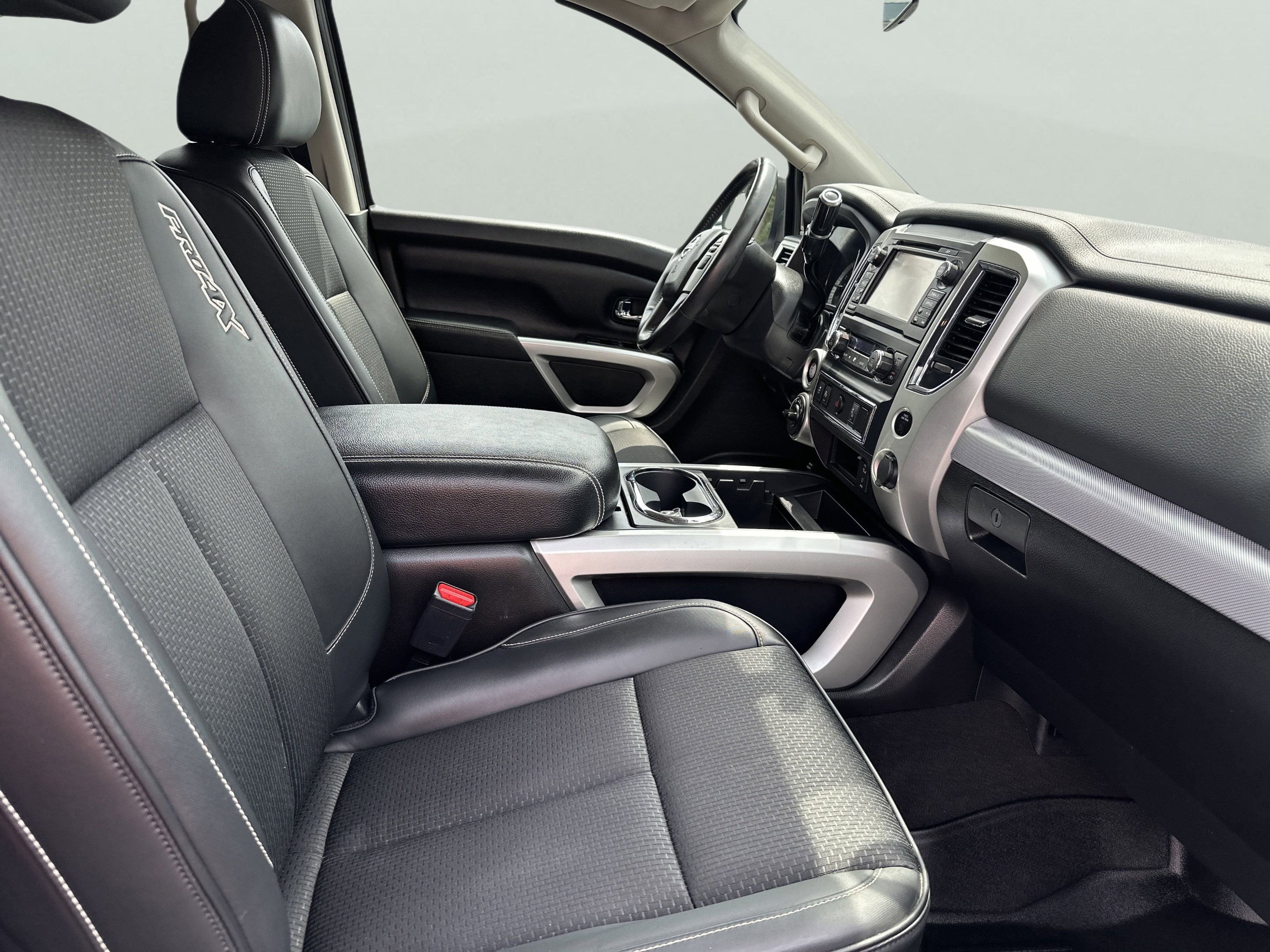 Used 2017 Nissan Titan PRO-4X image 24