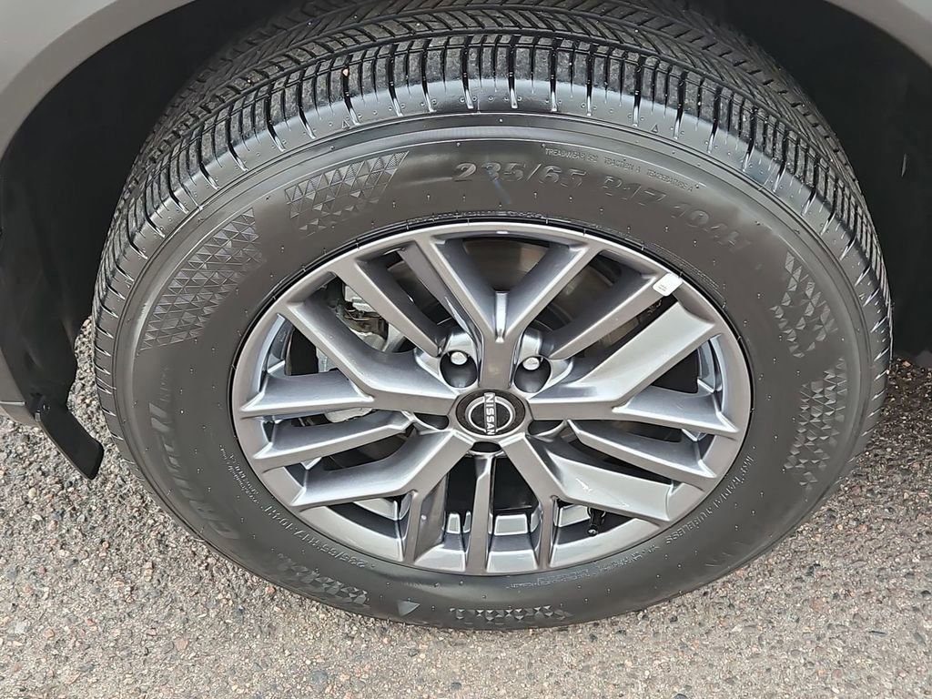 Used 2025 Nissan Rogue S image 10