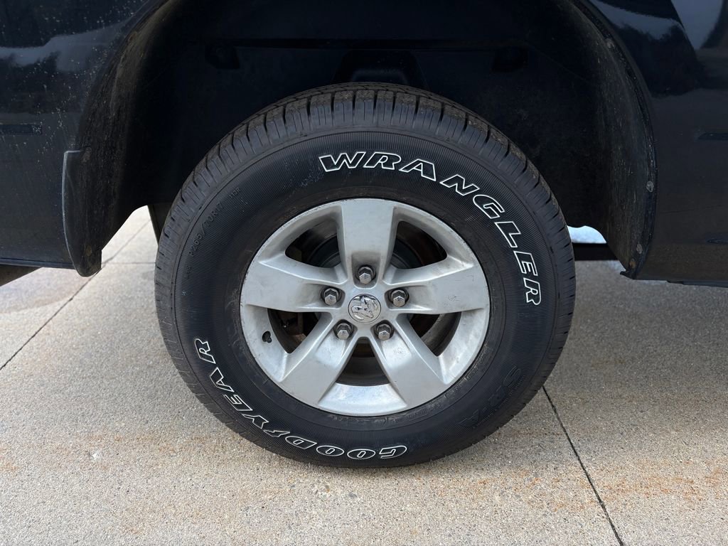 Used 2017 RAM 1500 ST w/ SXT Appearance Group image 26