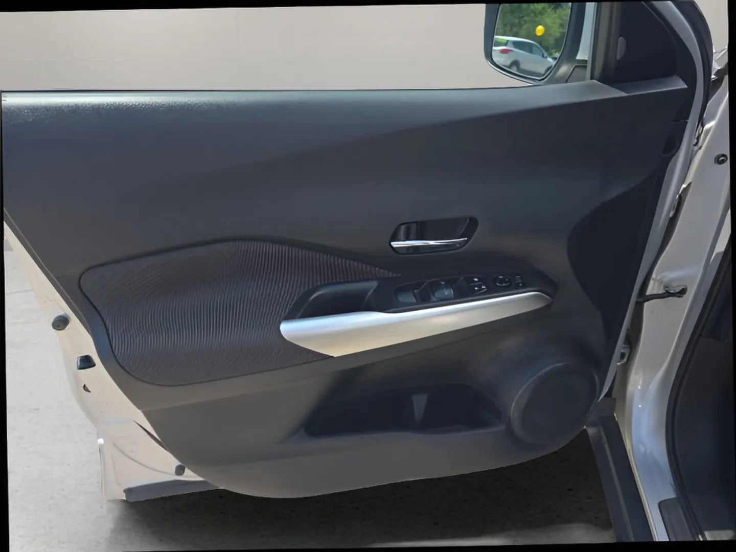 Used 2020 Nissan Kicks SV image 17