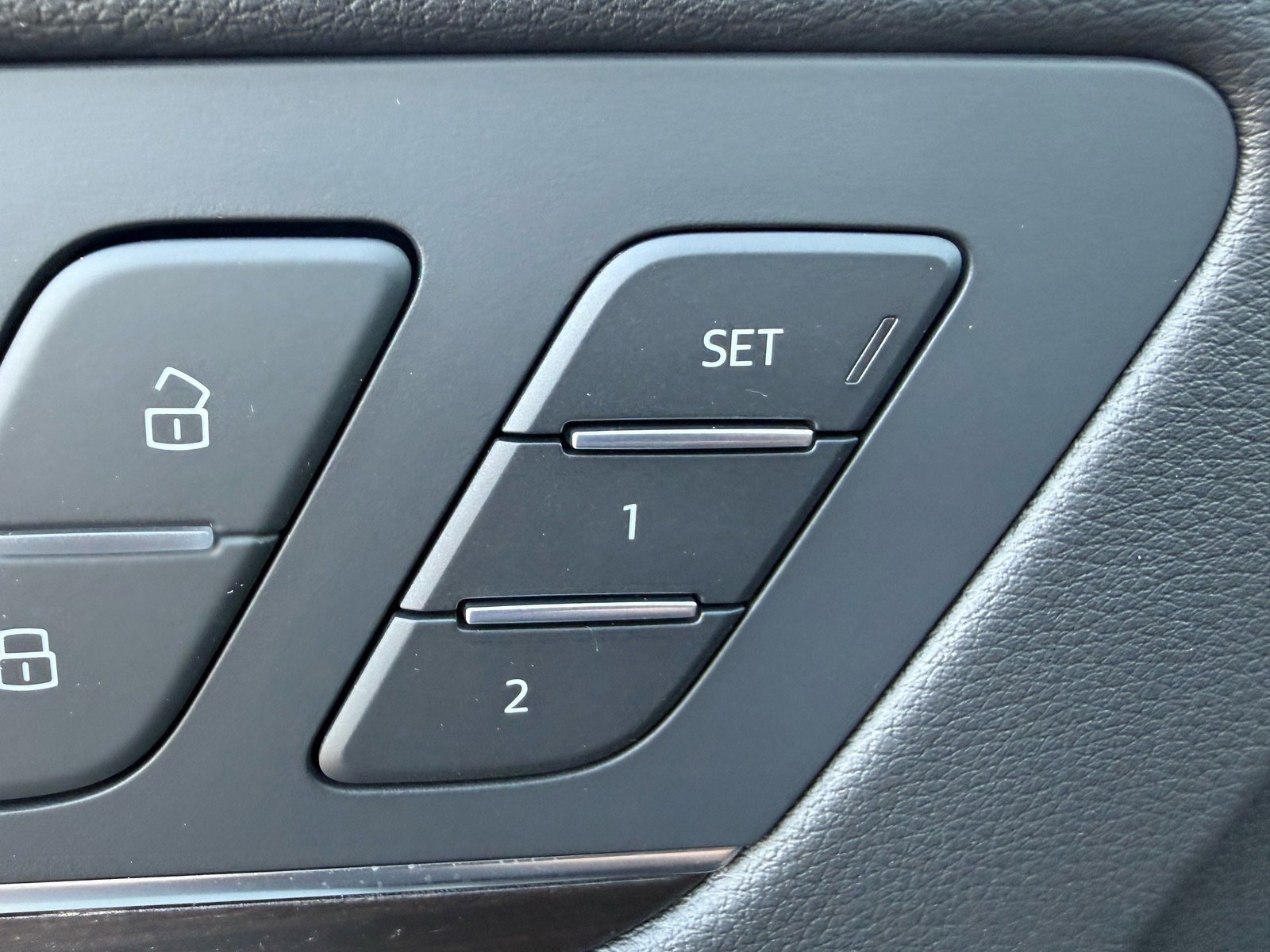 Used 2024 Audi Q5 e Premium Plus w/ Premium Plus Package image 45