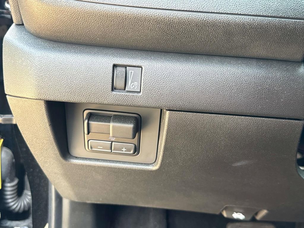 Used 2024 Chevrolet Colorado Trail Boss w/ Advanced Trailering Package AWD/4WD image 19