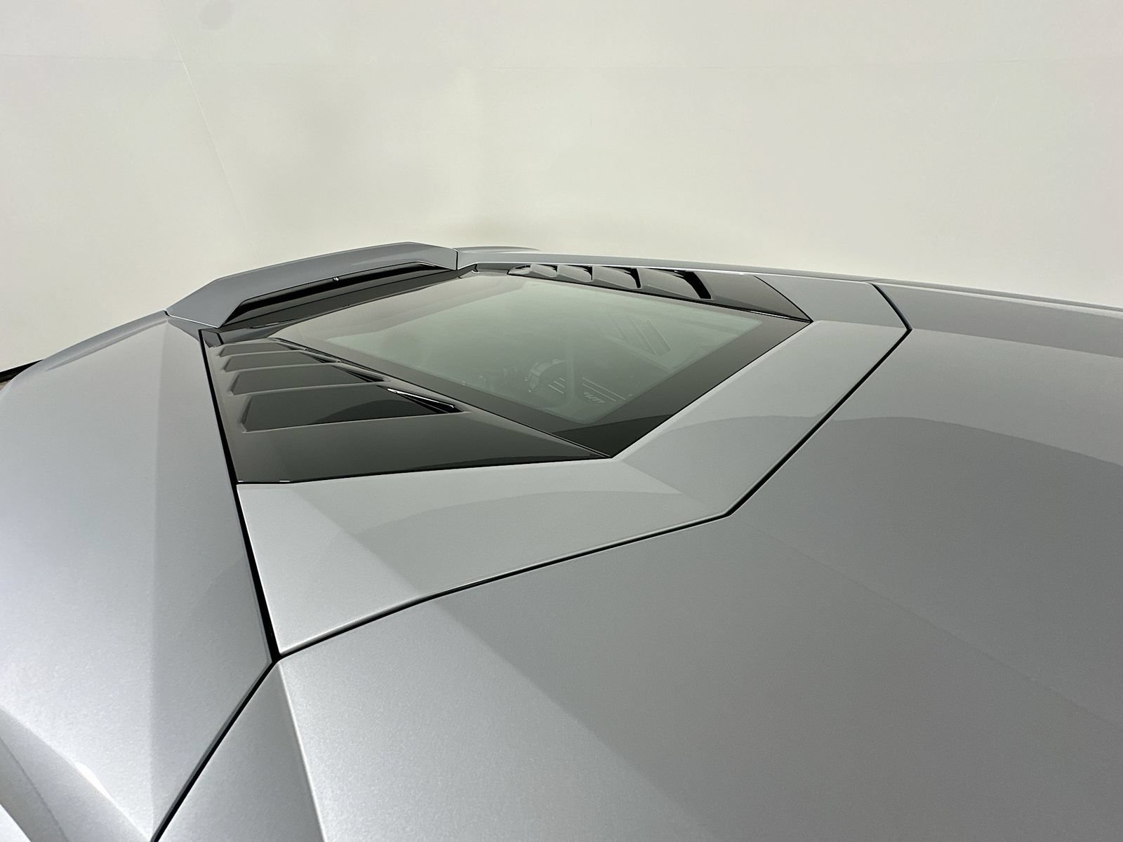 Used 2023 Lamborghini Huracan EVO RWD image 11