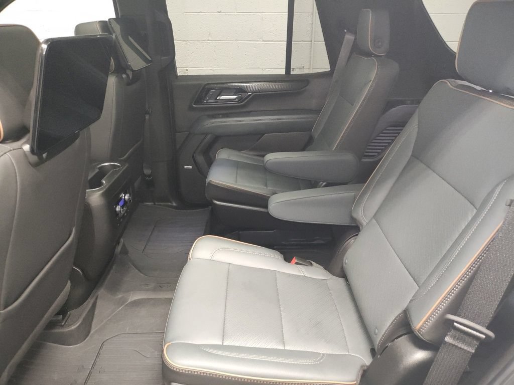 Used 2025 GMC Yukon AT4 w/ AT4 Premium Plus Package AWD/4WD image 27
