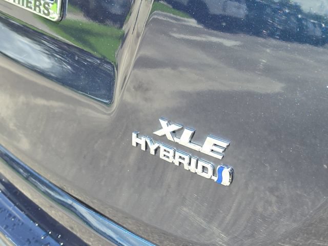 Used 2017 Toyota RAV4 XLE w/ All Weather Liner Package AWD/4WD image 6